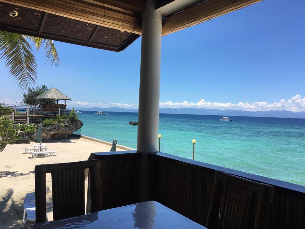 Tauig Beach Resort Moalboal Exterior photo